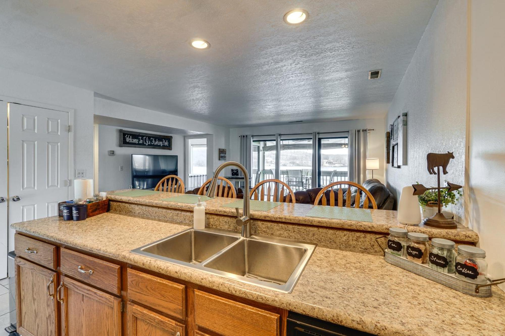 Modern Condo With Screened Balcony And Views! Osage Beach Extérieur photo